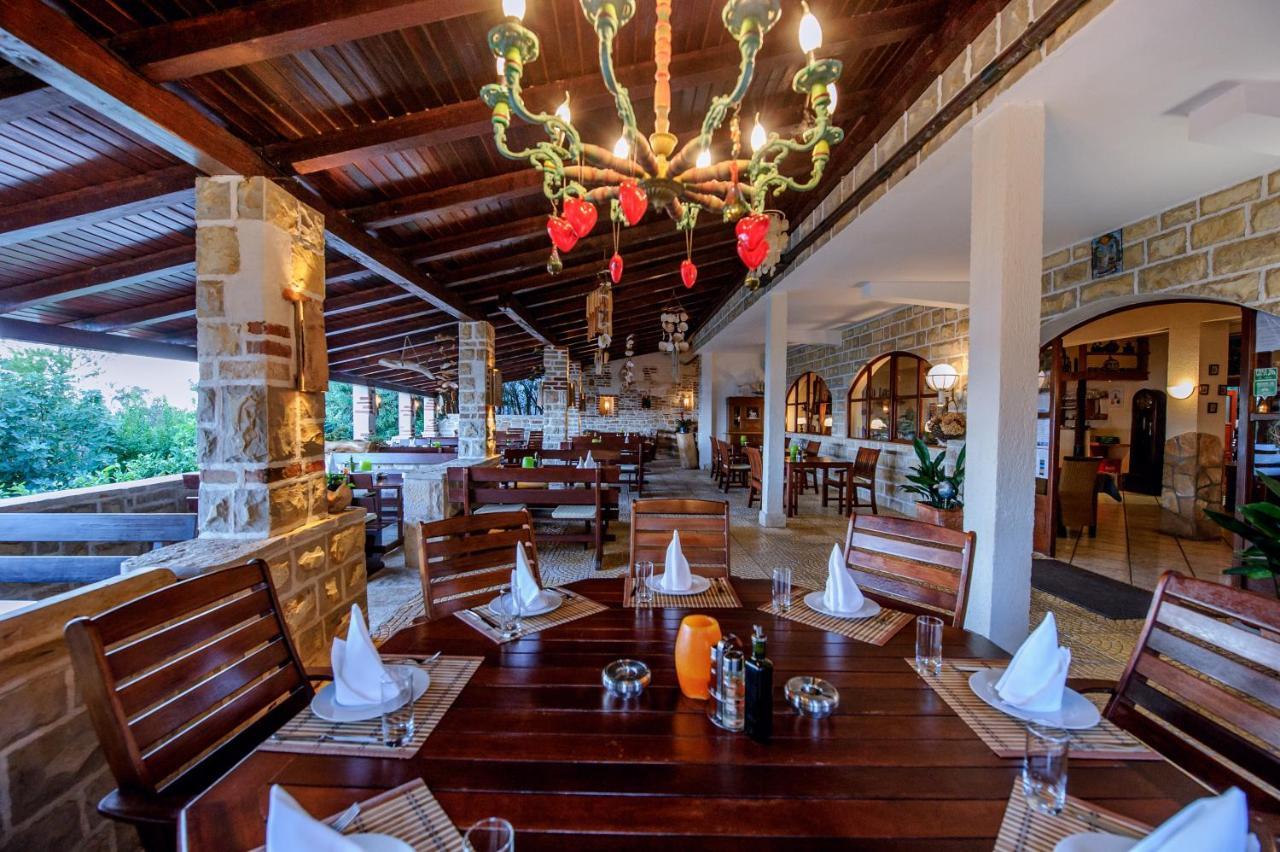 Hotel Skalinada 萨瓦拉 外观 照片